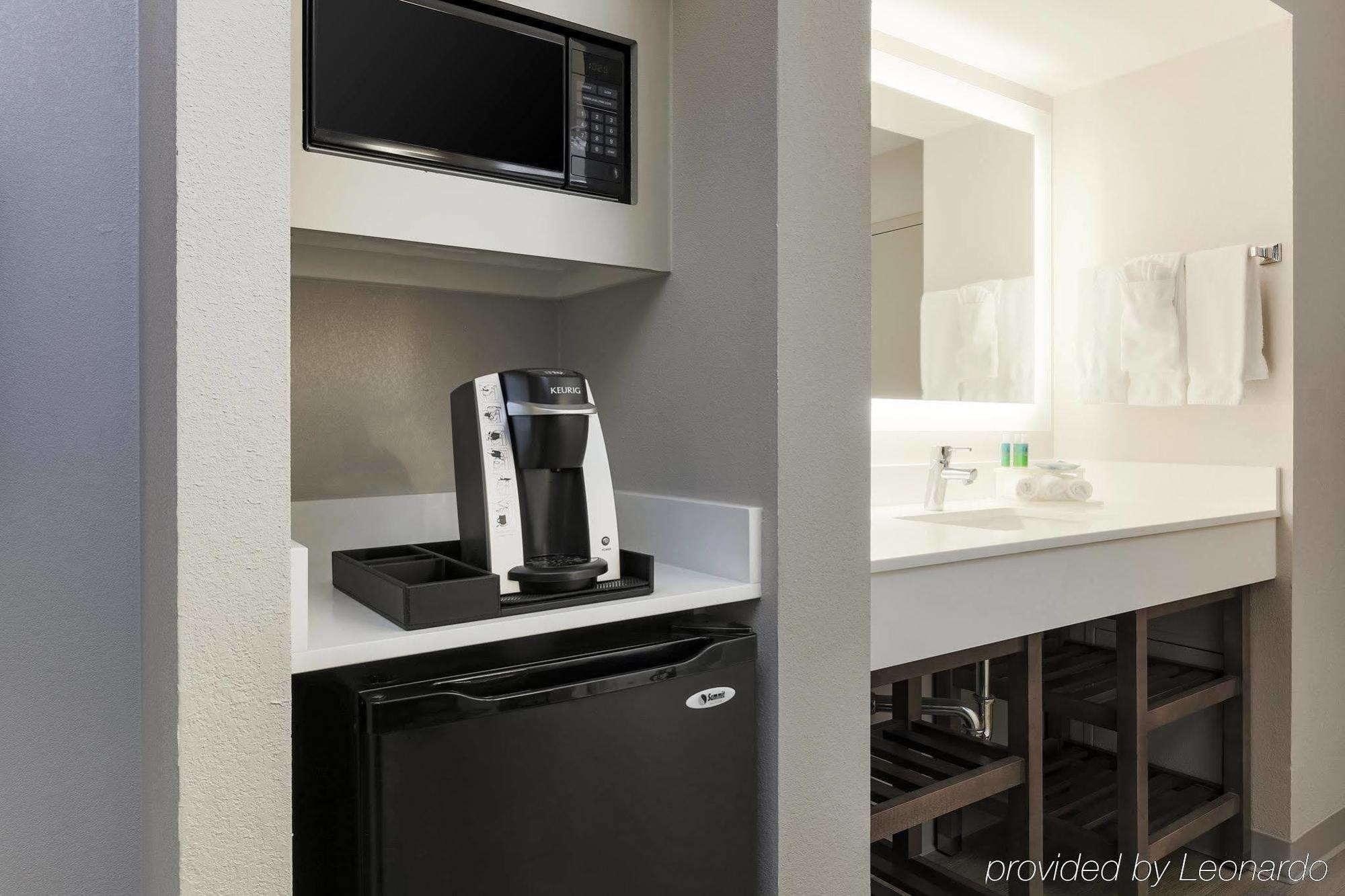Holiday Inn Express Philadelphia Ne - Langhorne By Ihg Екстериор снимка
